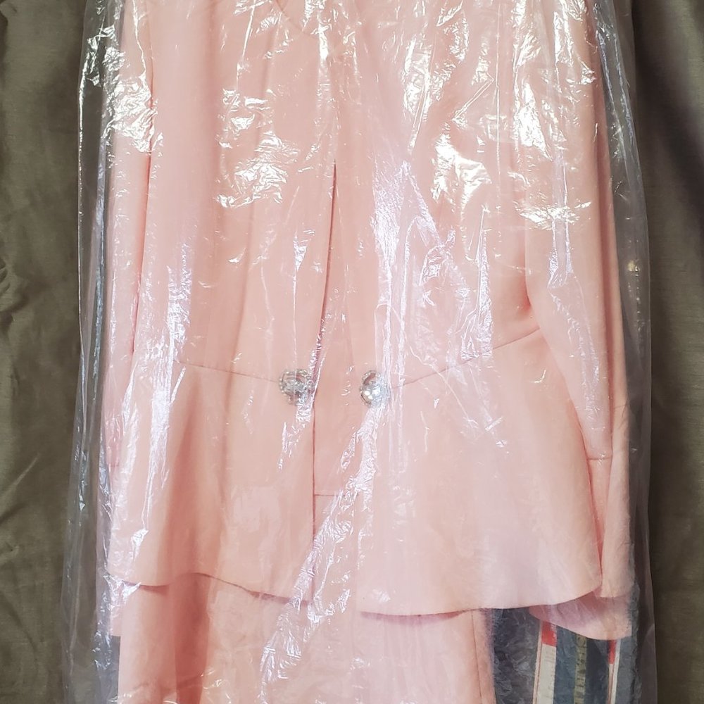 Dresses - Picture 3 of 3